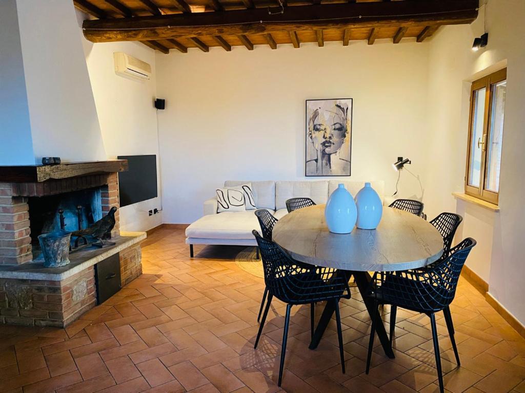 Casa Di Coraggio Villa Volterra Bagian luar foto