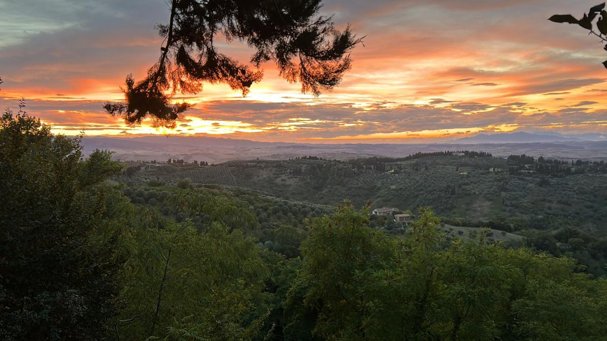 Casa Di Coraggio Villa Volterra Bagian luar foto